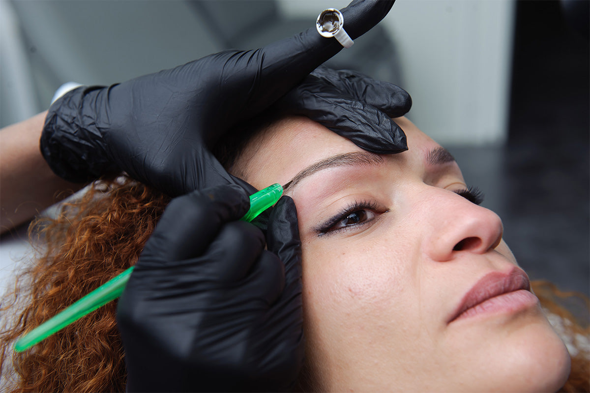 SofTap artist tattooing eyebrows